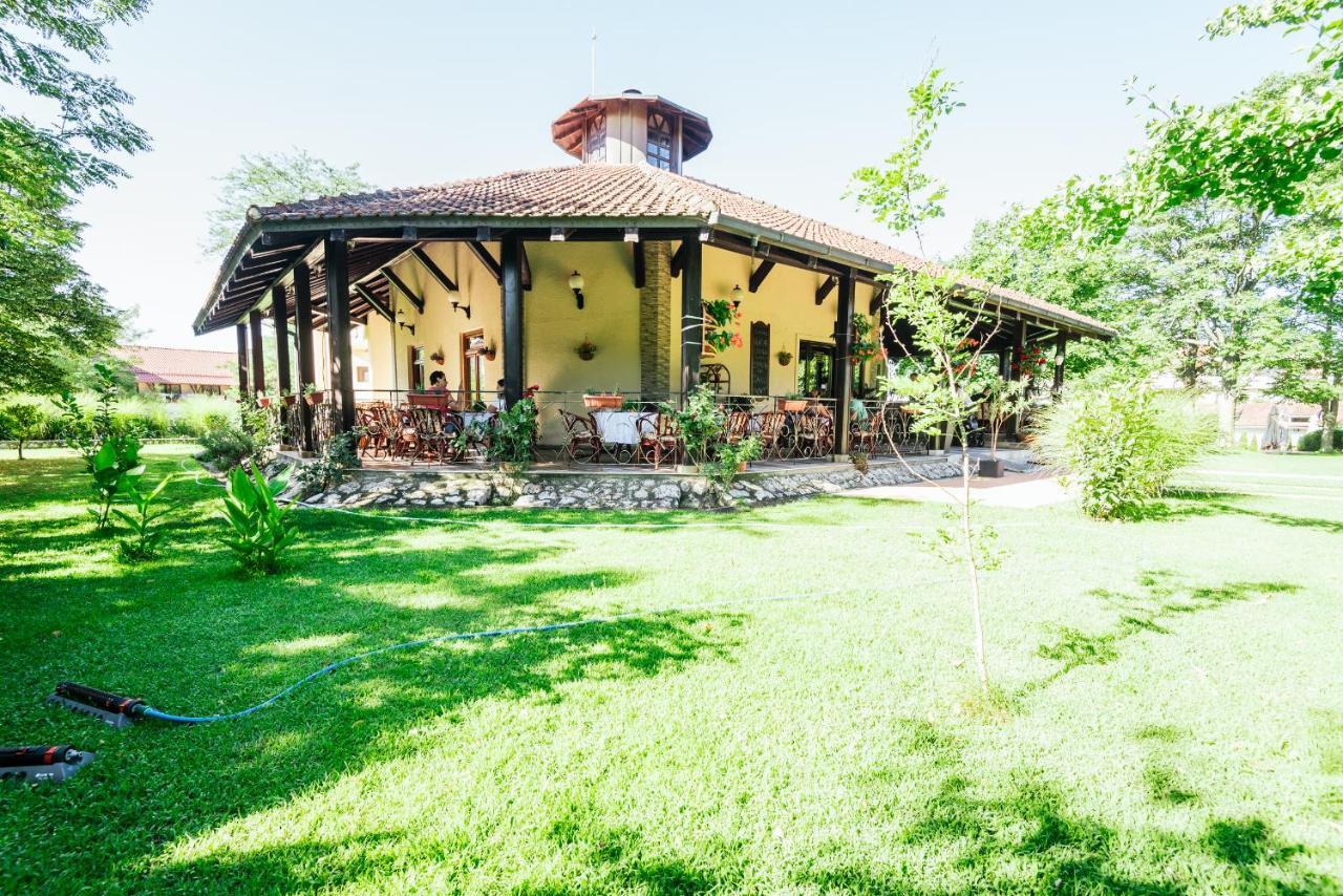 Atos Srebrno Jezero - Villa And Restaurant Veliko Gradište Екстериор снимка