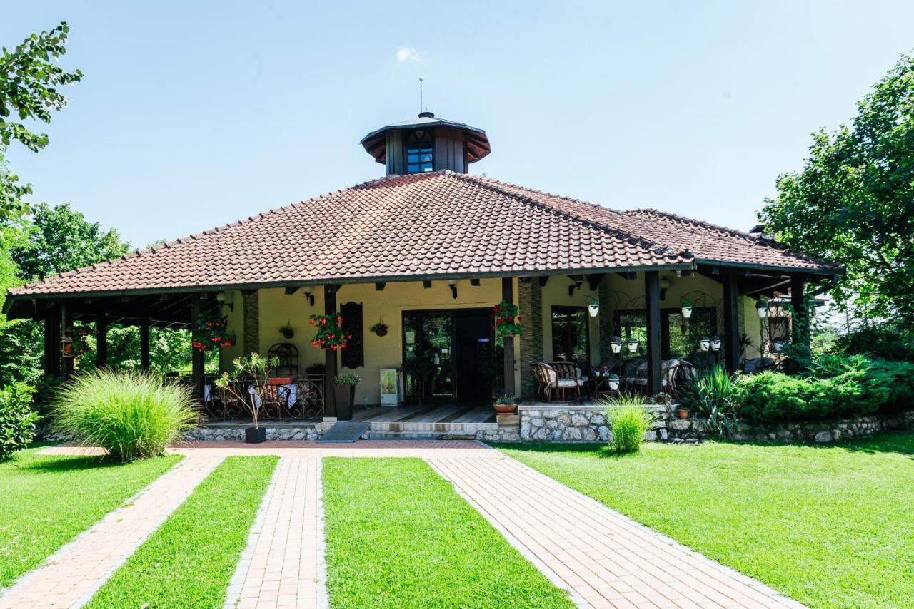 Atos Srebrno Jezero - Villa And Restaurant Veliko Gradište Екстериор снимка