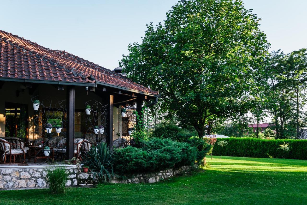 Atos Srebrno Jezero - Villa And Restaurant Veliko Gradište Екстериор снимка